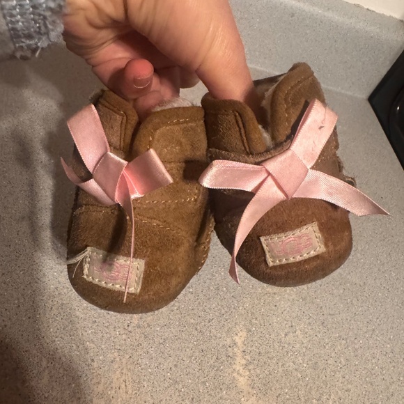 Ugg infant boots size 2 Sherpa lined - Picture 8 of 9